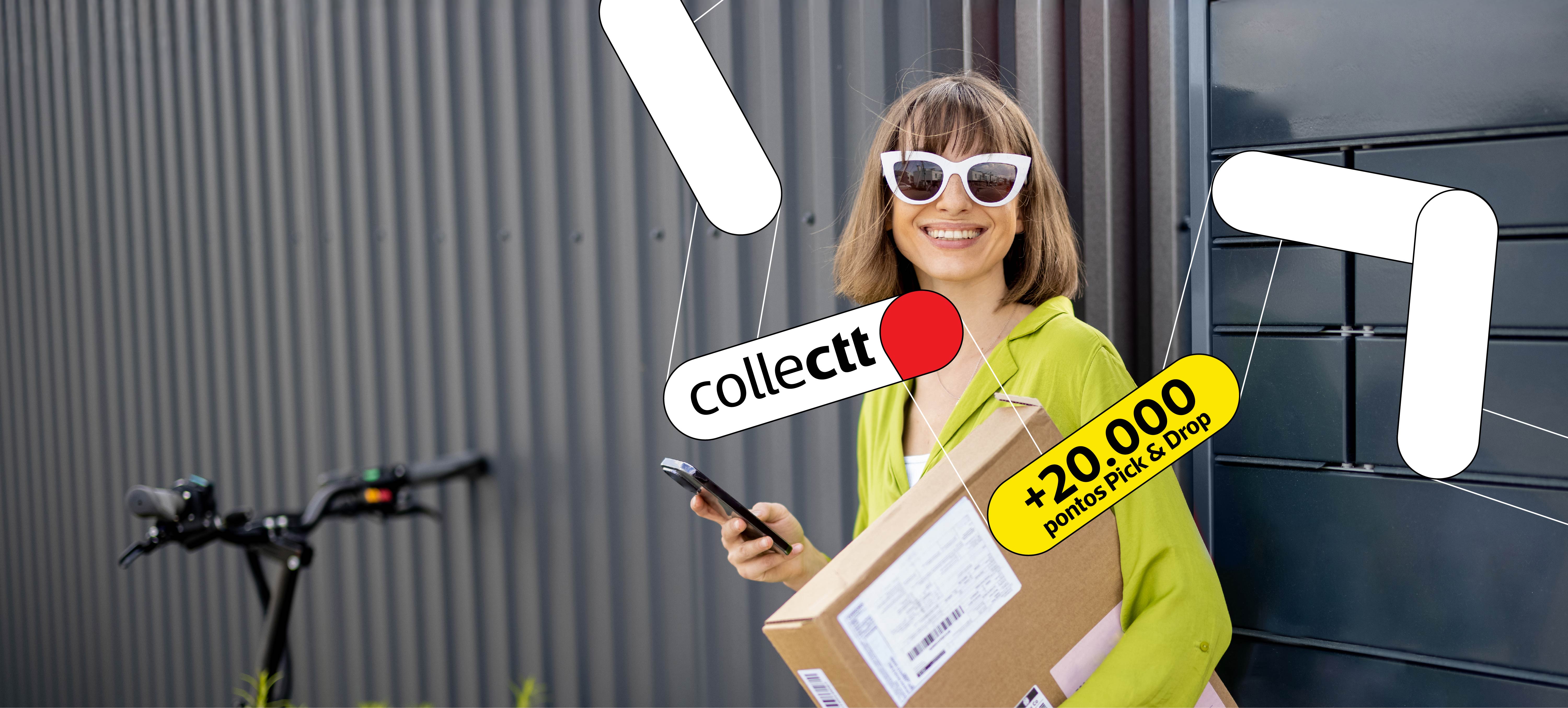 senhora de óculos com encomenda num braço e telemóvel nouto. Bicicleta ao lado