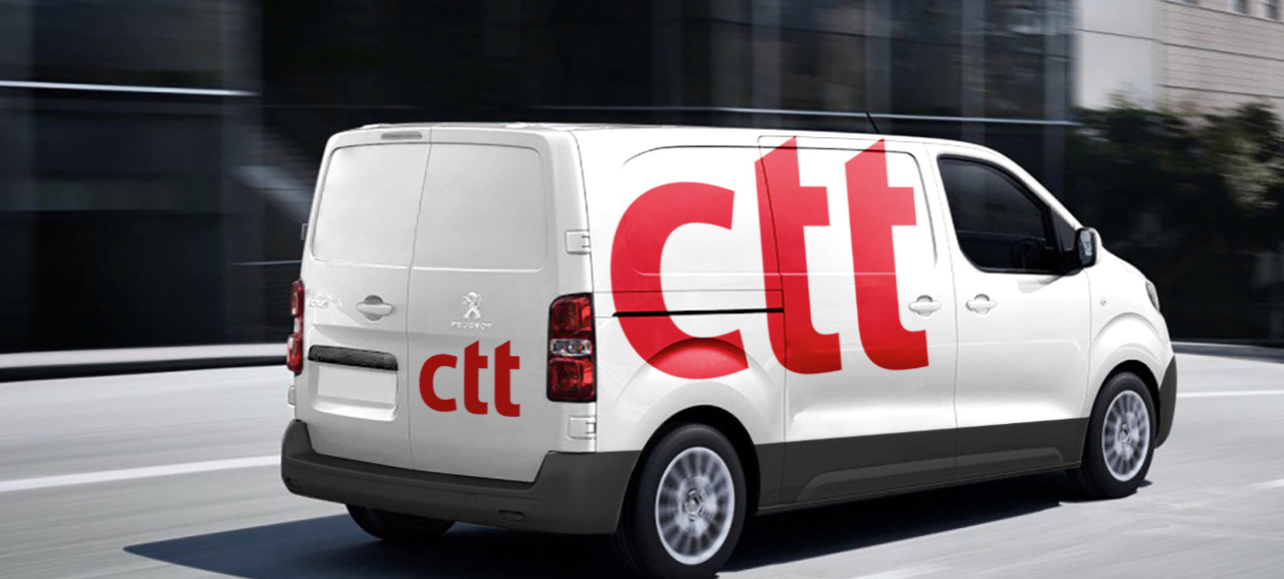 Carrinha branca dos CTT