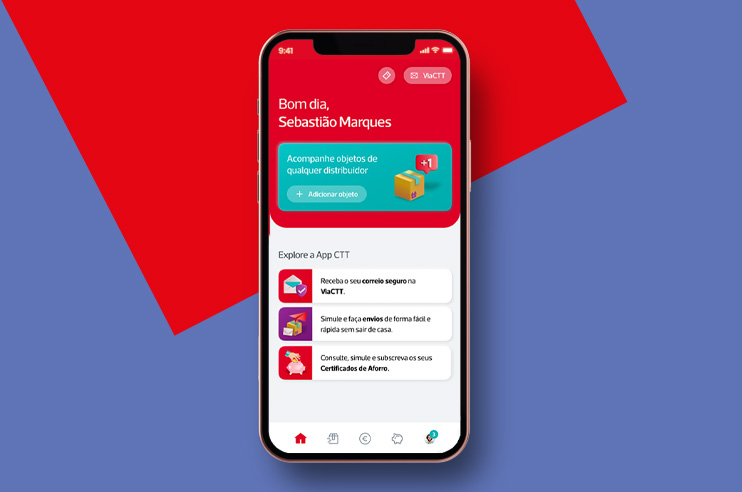 Telemóvel com a app CTT aberta no menu principal