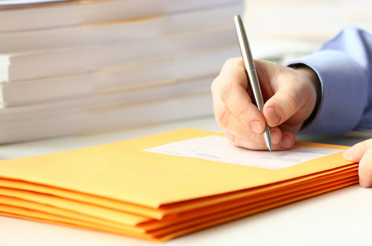 Correio para devolver.